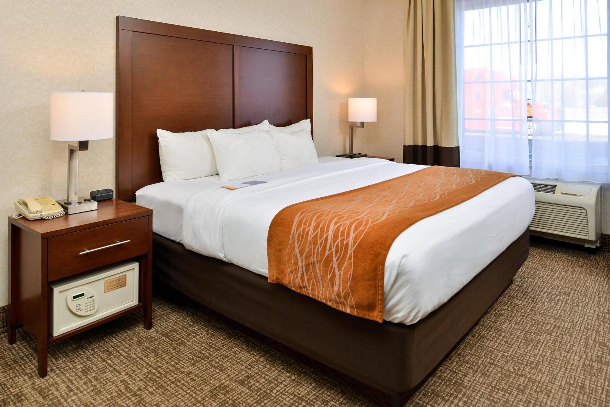 Comfort Inn & Suites Madison North Deforest Kültér fotó